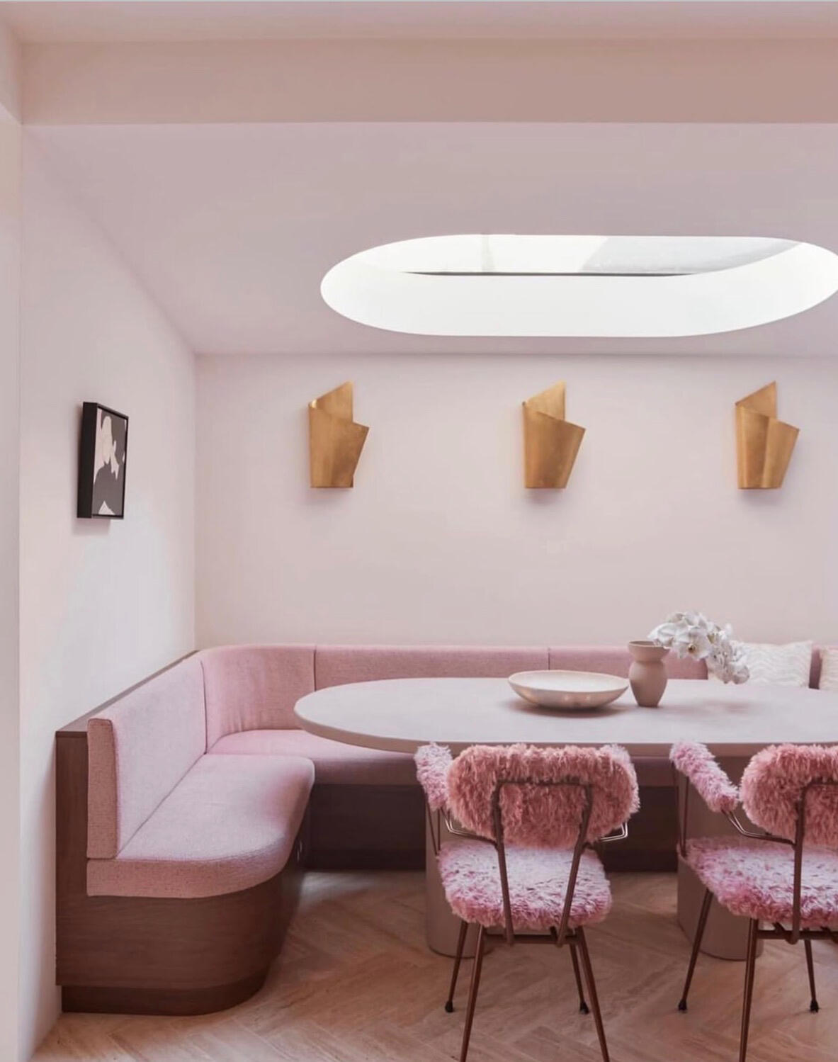 Untitled A collection of projects showcasing quality workmanship, premium finishes and attention to detail across homes, businesses and bespoke decorative spaces.